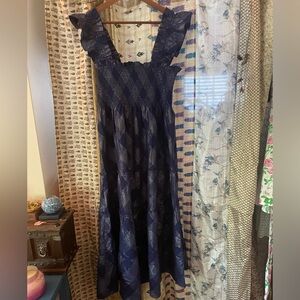 GUC Ellie nap dress sz medium! Worn a handful of times!